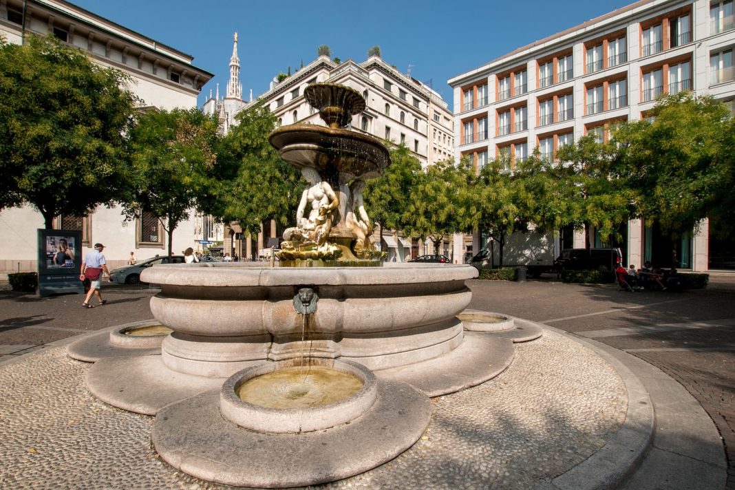 piazza fontana foto di Mbettacc