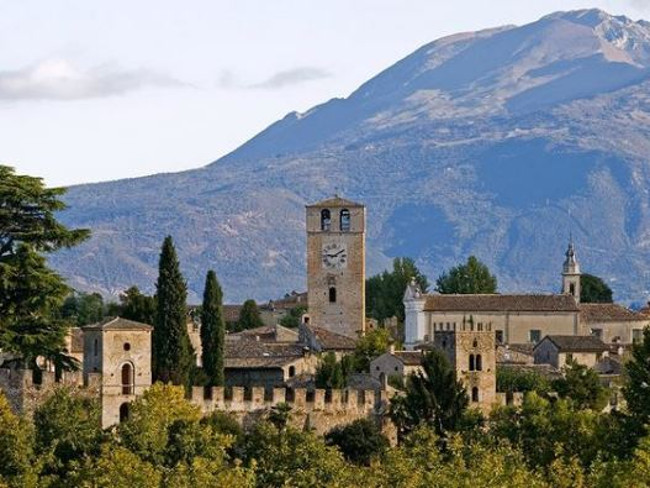 Castellaro Lagusello Castellaro Lagusello