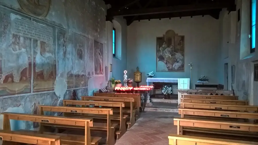 Nosate - interno chiesetta di Santa Maria in Binda