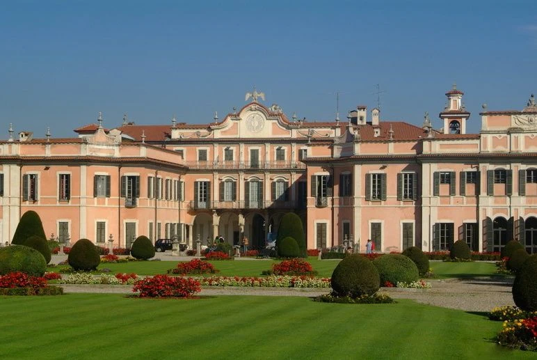 Lago di Varese- Palazzo Estense