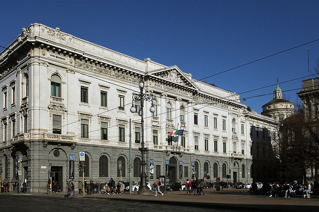 palazzo della banca commerciale italiana - foto di Paolobon140