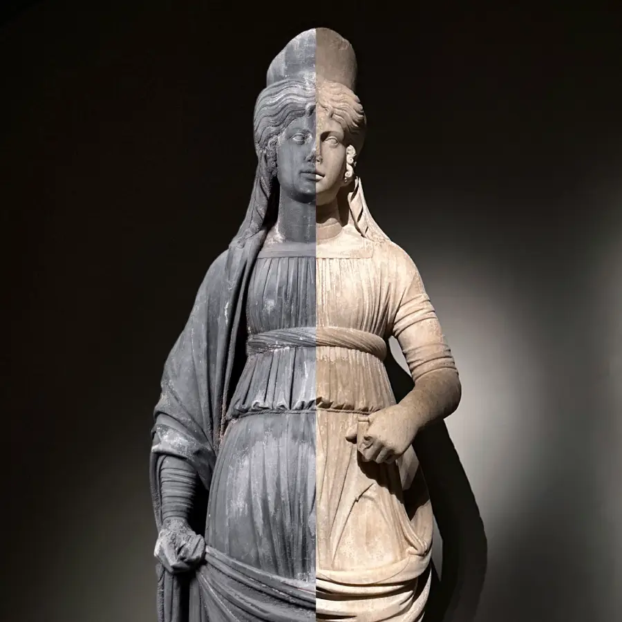 Museo del Duomo - Statua di Virtù. Confronto prima e dopo il restauro.