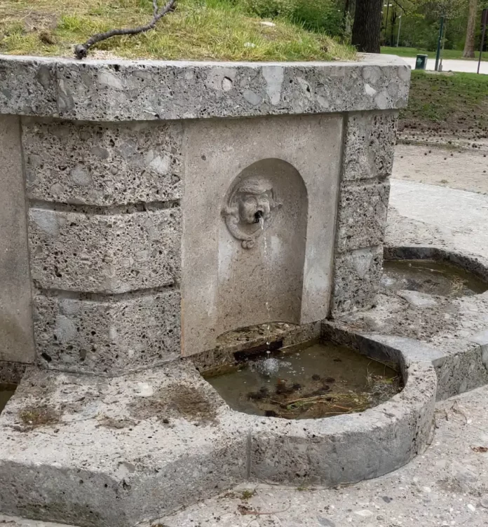 Fontana acqua marcia parco sempione