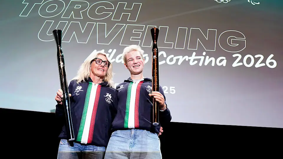 Torcia Olimpica Milano Cortina 2026 - Stefania Belmondo e Bebe Vio. Foto da Olympics.com