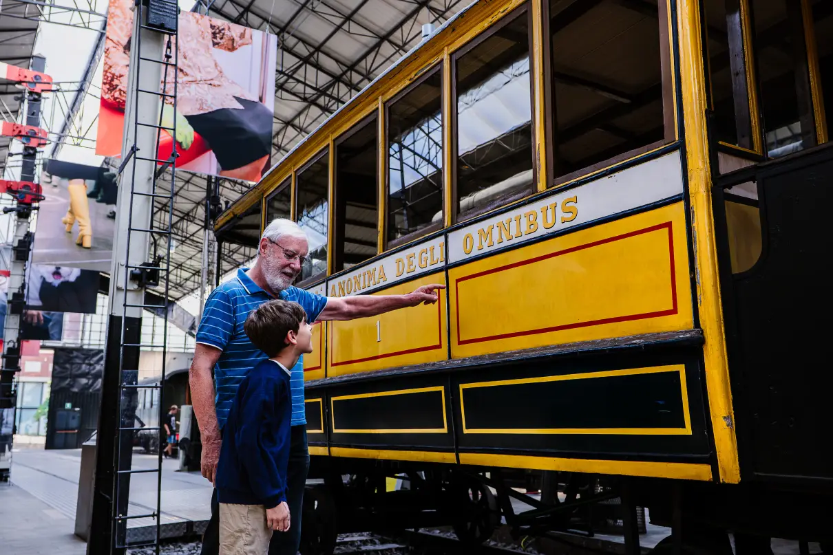 Nonni e nipoti al Museo della Scienza di Milano per la Festa dei nonni 2026