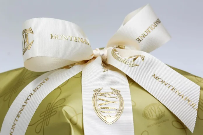 Confezione del Panettone Cova per la Collezione delle Feste 2026